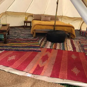  Luxury tent Omaha Meadows Glamping